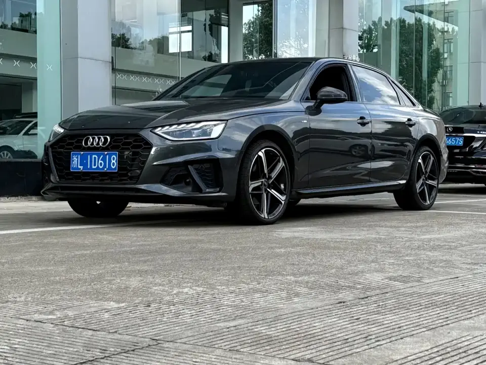 Audi A4L 40 TFSI Luxury Dynamic 2025