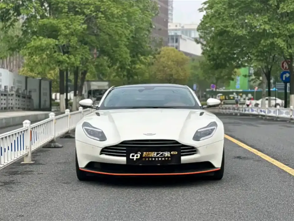 Aston Martin DB11 4.0T V8 Coupe 2019