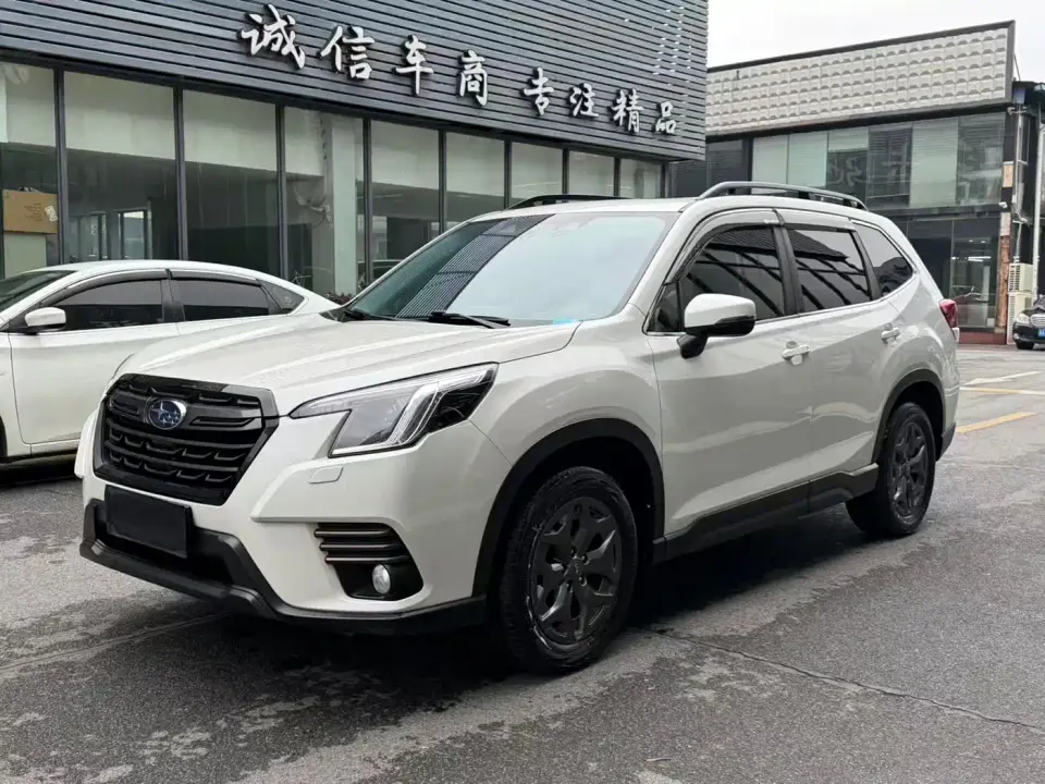 Subaru Forester 2.0i AWD Luxury Edition with EyeSight 2022