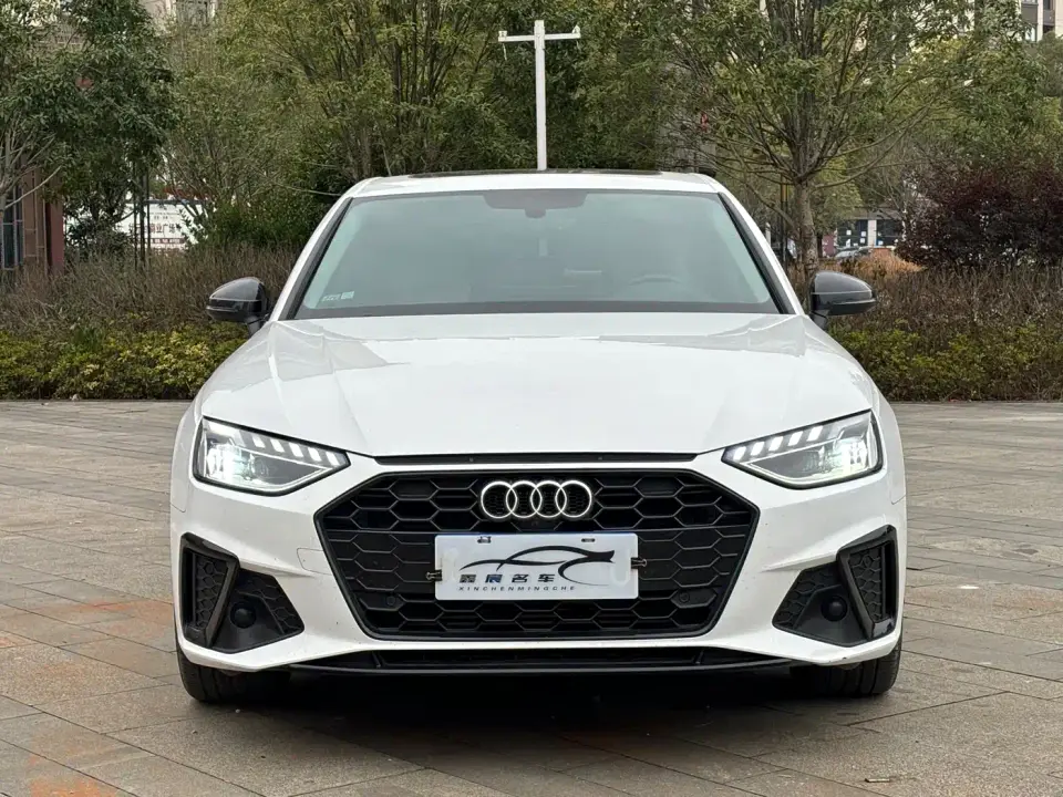 Audi A4L 40 TFSI Luxury Dynamic 2022