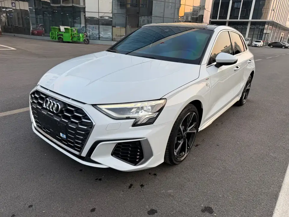 Audi A3 Model Sportback 35 TFSI Fashion Sport 2024