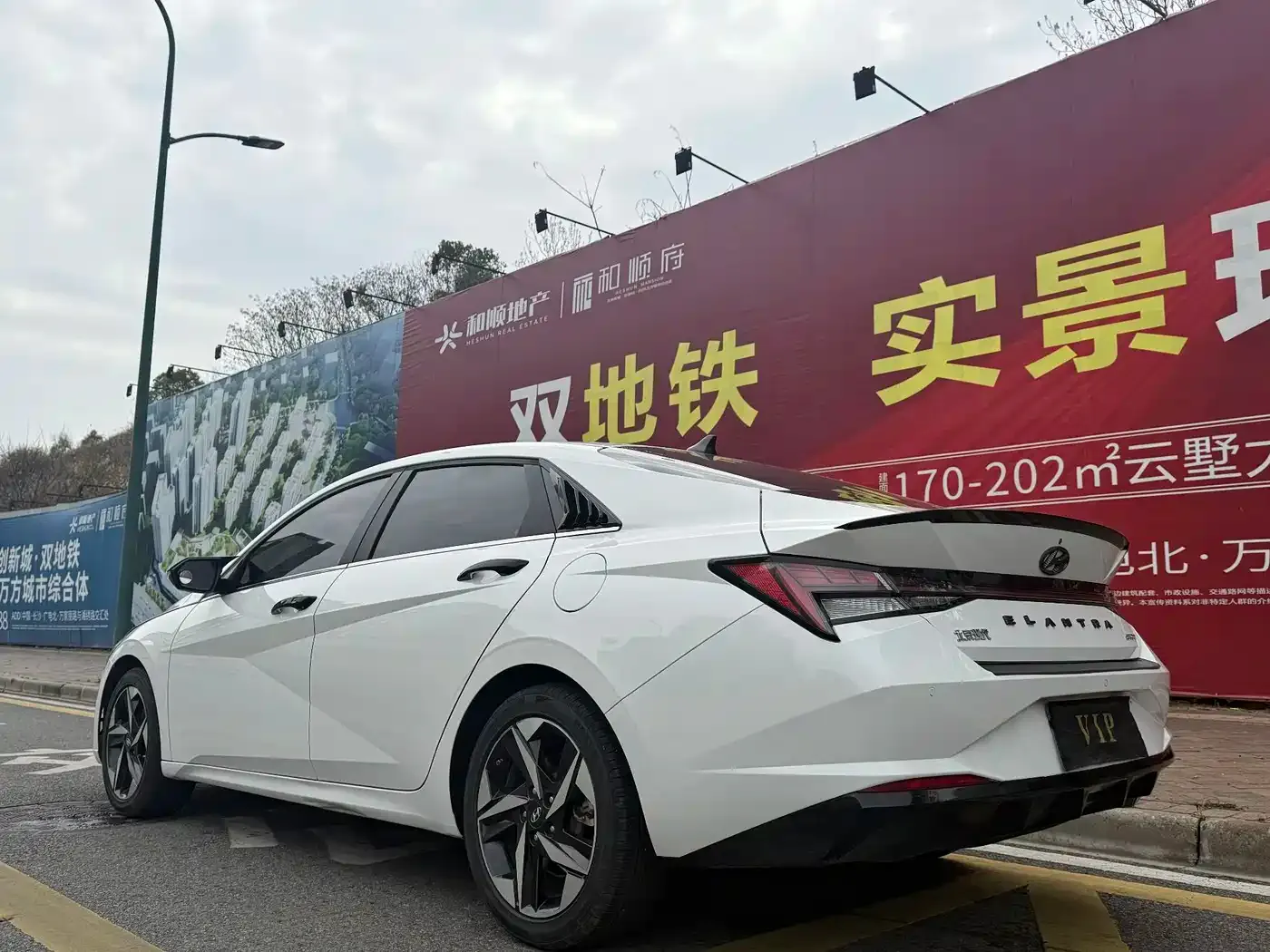 Hyundai Elantra 240TGDi DCT LUX Premium Edition 2021 — фото 9