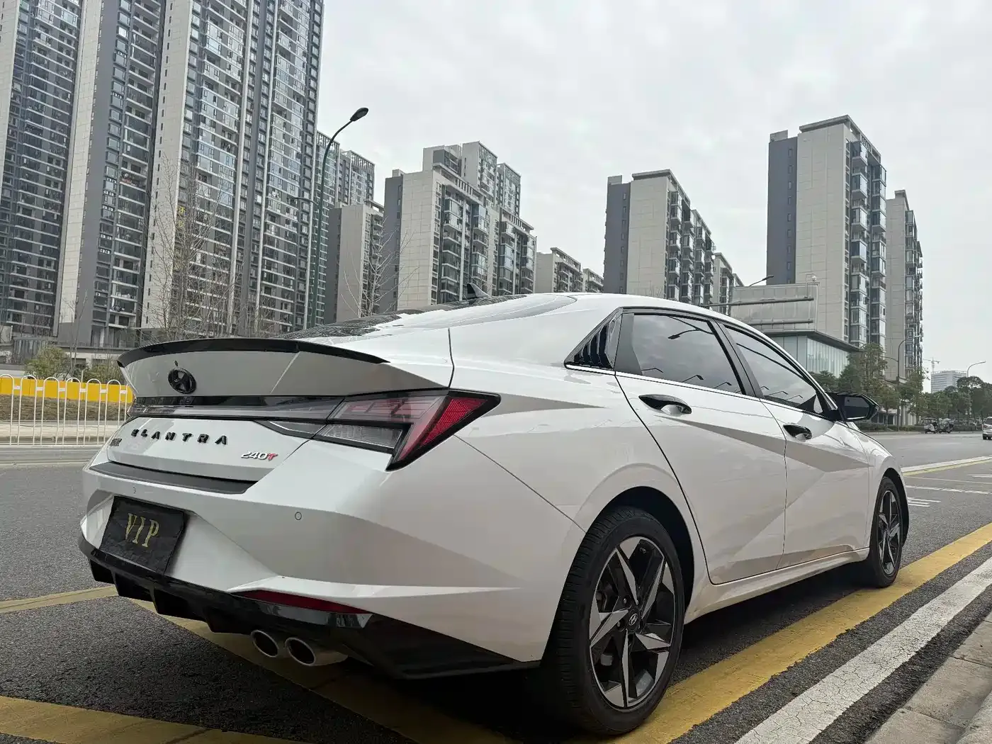 Hyundai Elantra 240TGDi DCT LUX Premium Edition 2021 — фото 7