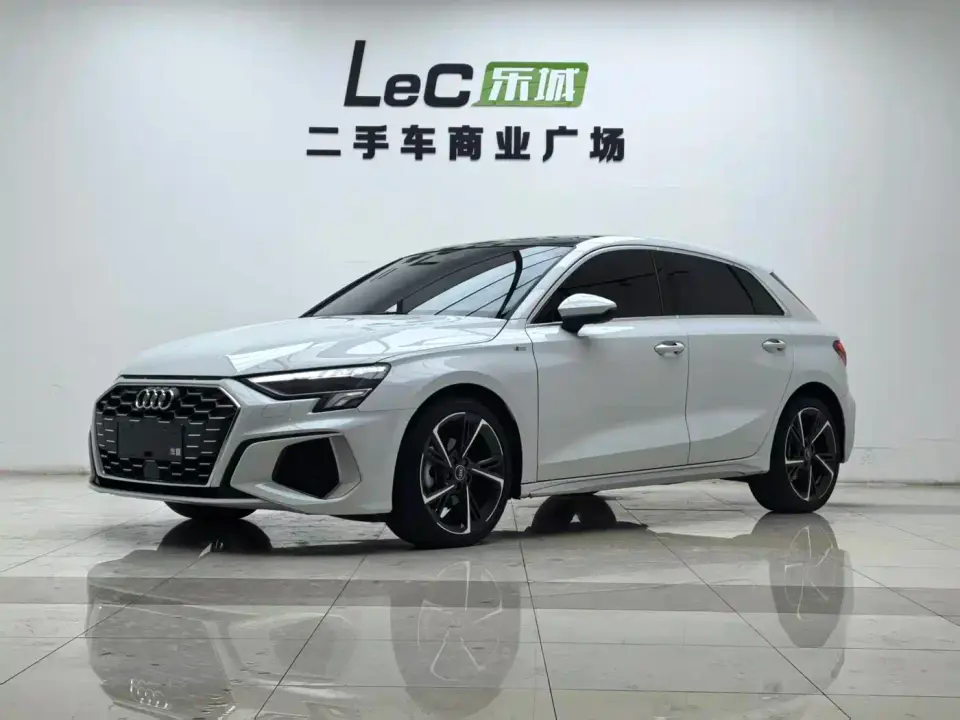 Audi A3 Model Sportback 35 TFSI Fashion Sport 2024