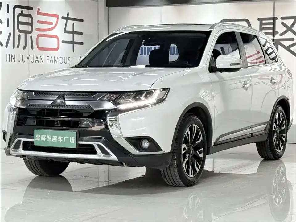 Mitsubishi Outlander 2.4L 4WD Luxury 5-seater 2020