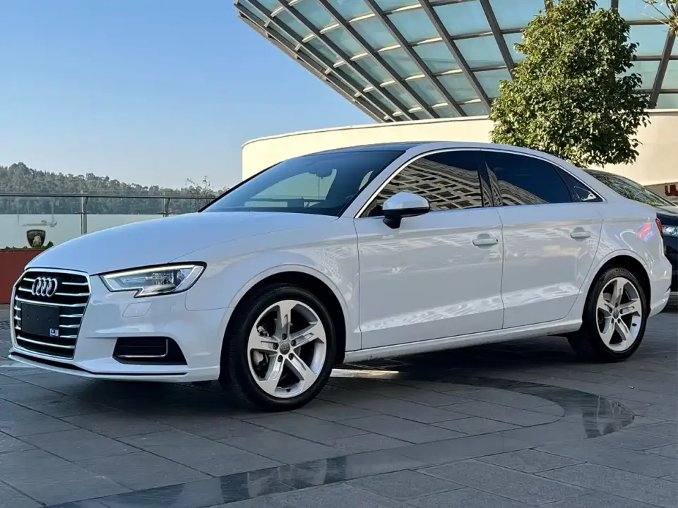 Audi A3 Facelift Limousine 35 TFSI Progressive (China VI) 2021