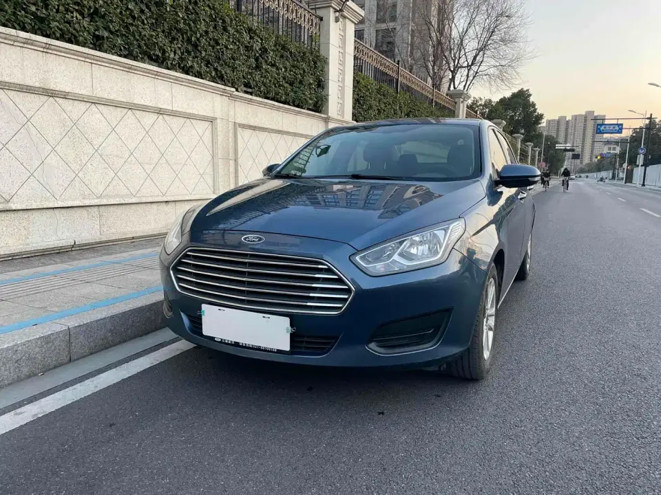 Ford Escort Facelift 1.5L Auto Premium Edition (TPMS) China VI 2020