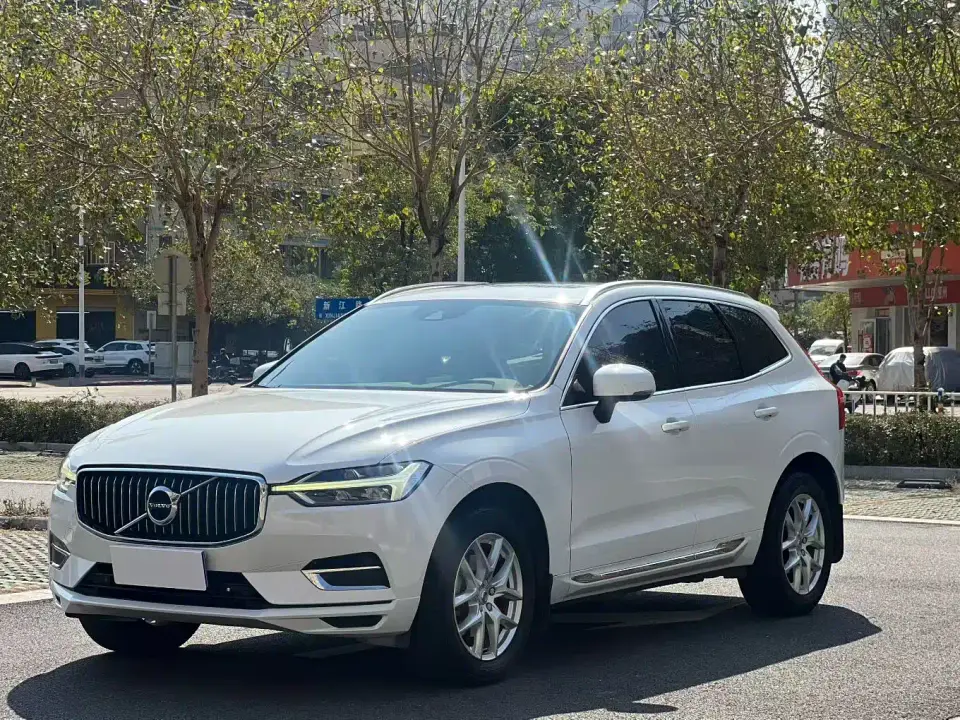 Volvo XC60 T5 AWD Momentum 2020