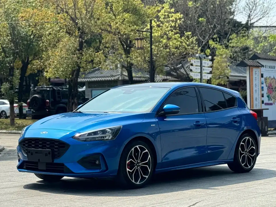 Ford Focus Hatchback EcoBoost 180 Automatic ST Line 2021