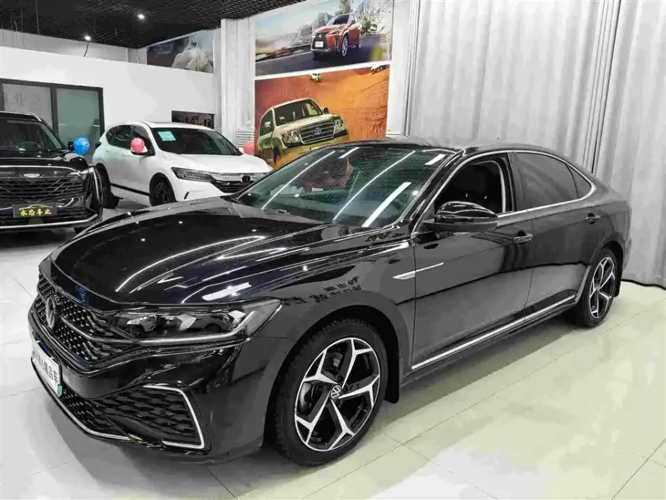 Volkswagen Passat Model 380TSI Starlight Elite 2024