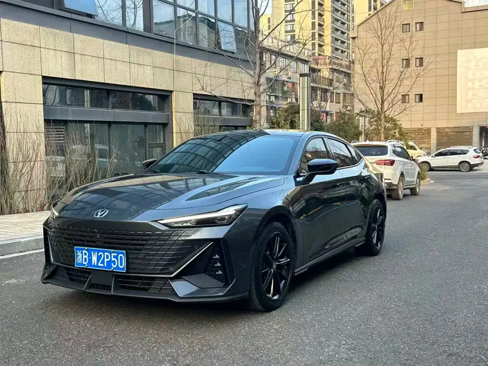 Changan UNI-V 1.5T Luxury Edition 2023