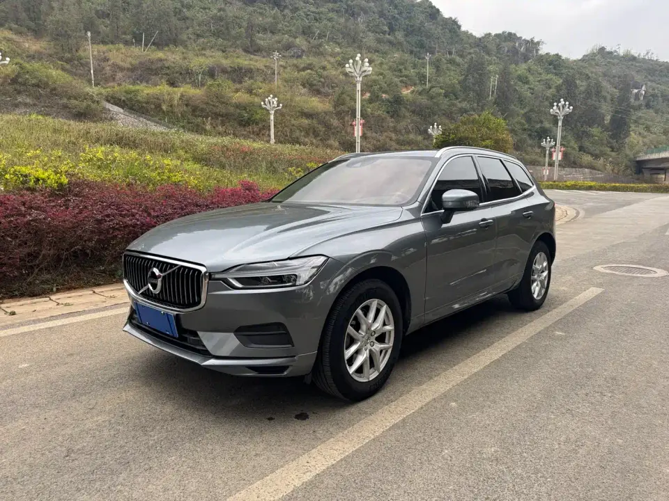 Volvo XC60 T5 4WD Intelligent Ease China VI 2019