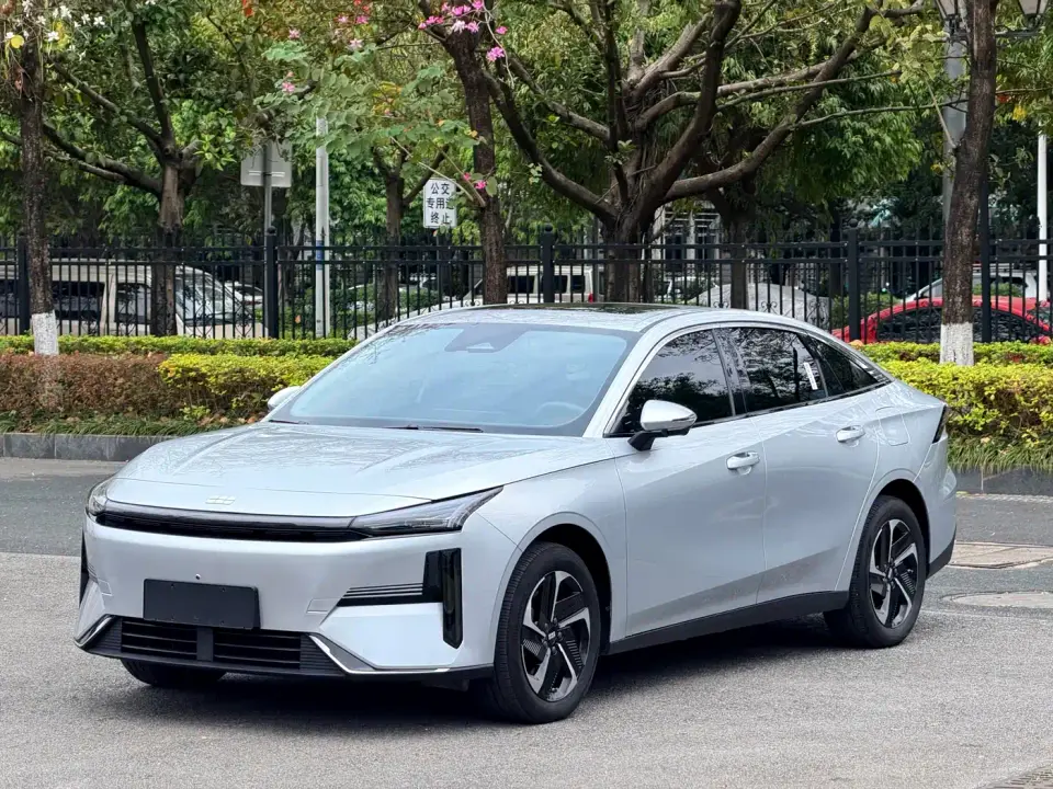 Geely Galaxy Galaxy L6 EM-i 140km Starship Edition 2025