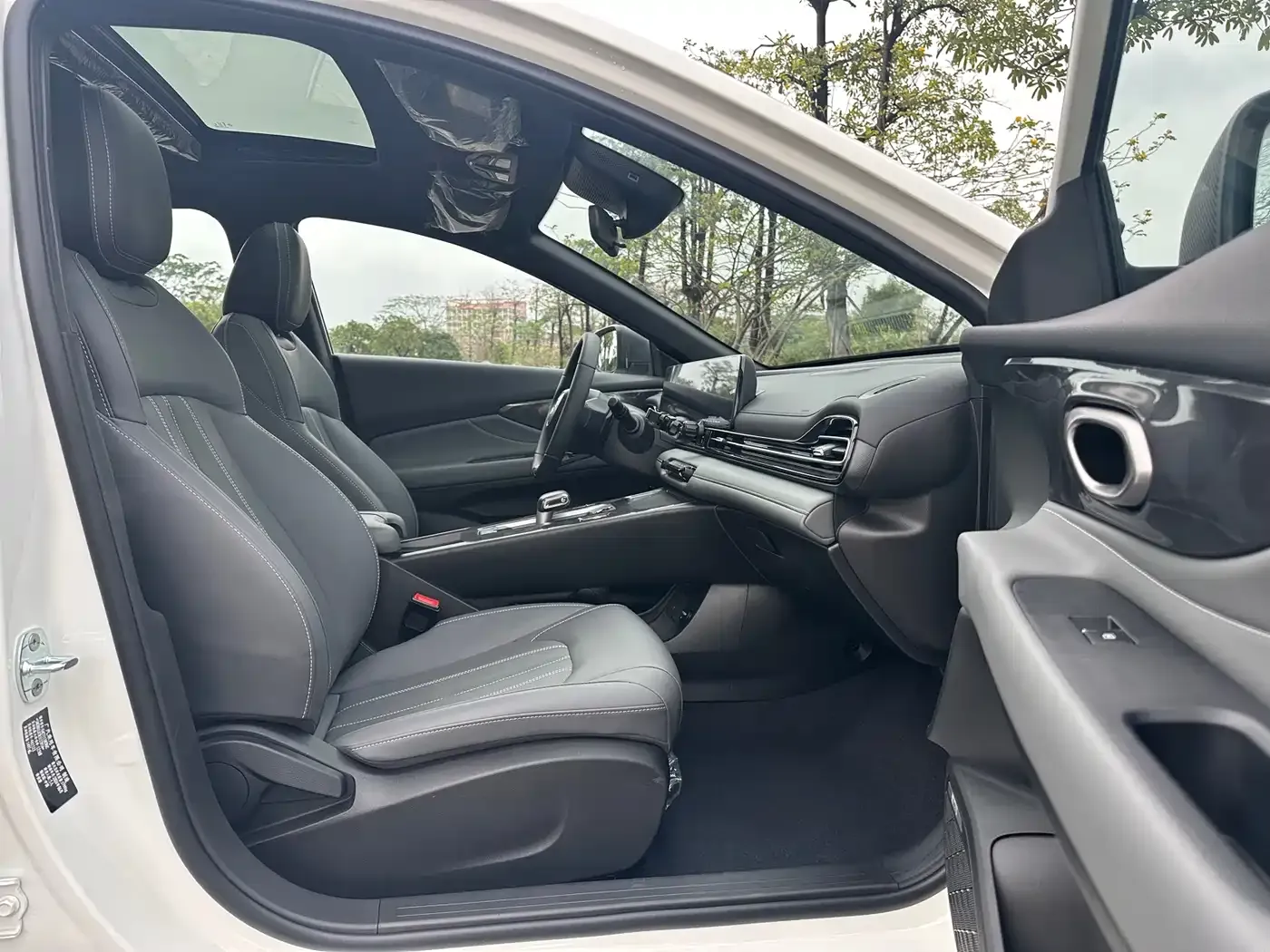 GAC Trumpchi Emkoo Model 270T DCT Shadow Leopard S Edition 2025 — фото 16