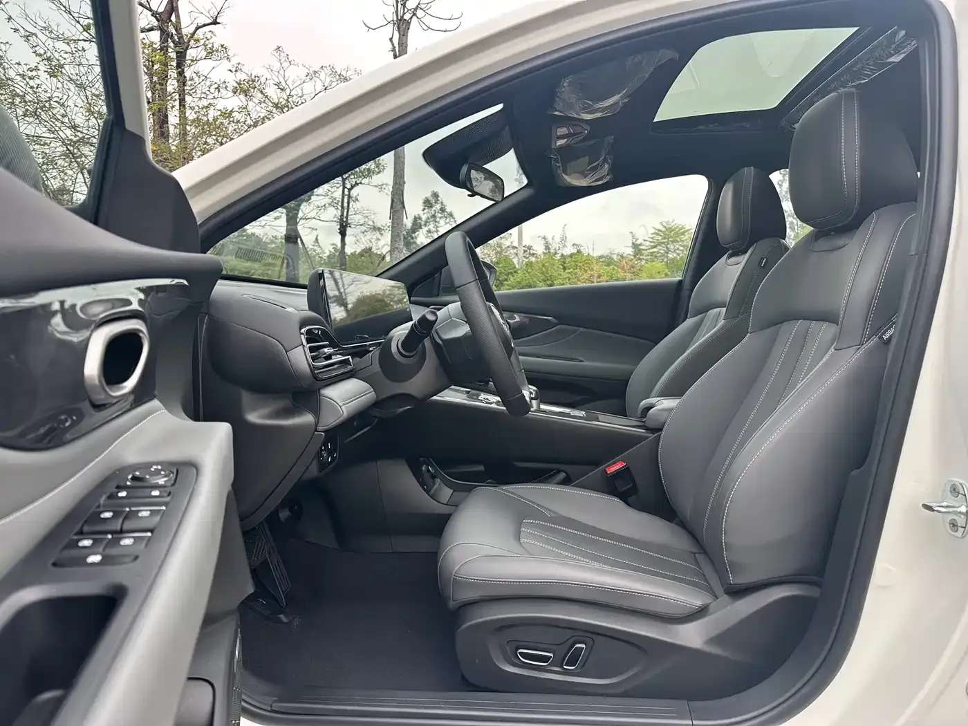 GAC Trumpchi Emkoo Model 270T DCT Shadow Leopard S Edition 2025 — фото 13