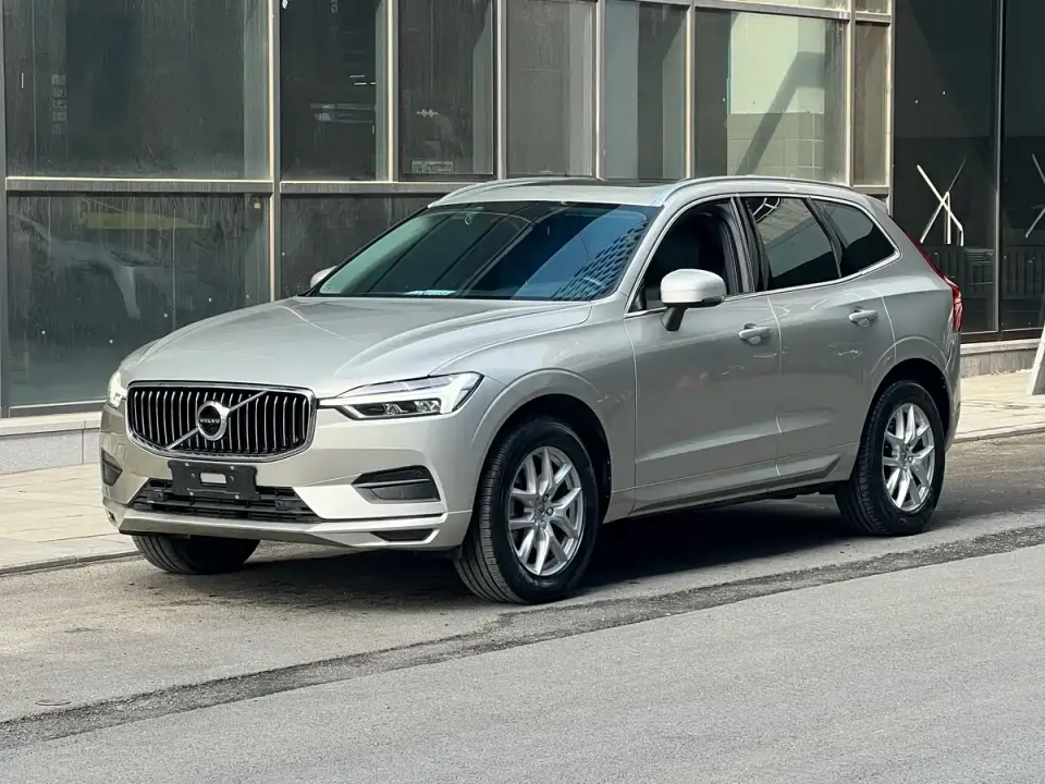 Volvo XC60 T5 4WD Intelligent Ease China VI 2019