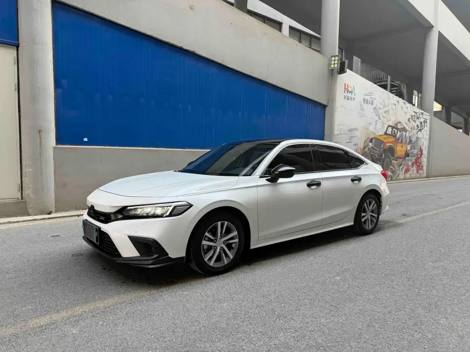 Honda Civic 240TURBO CVT Dynamic Edition 2025