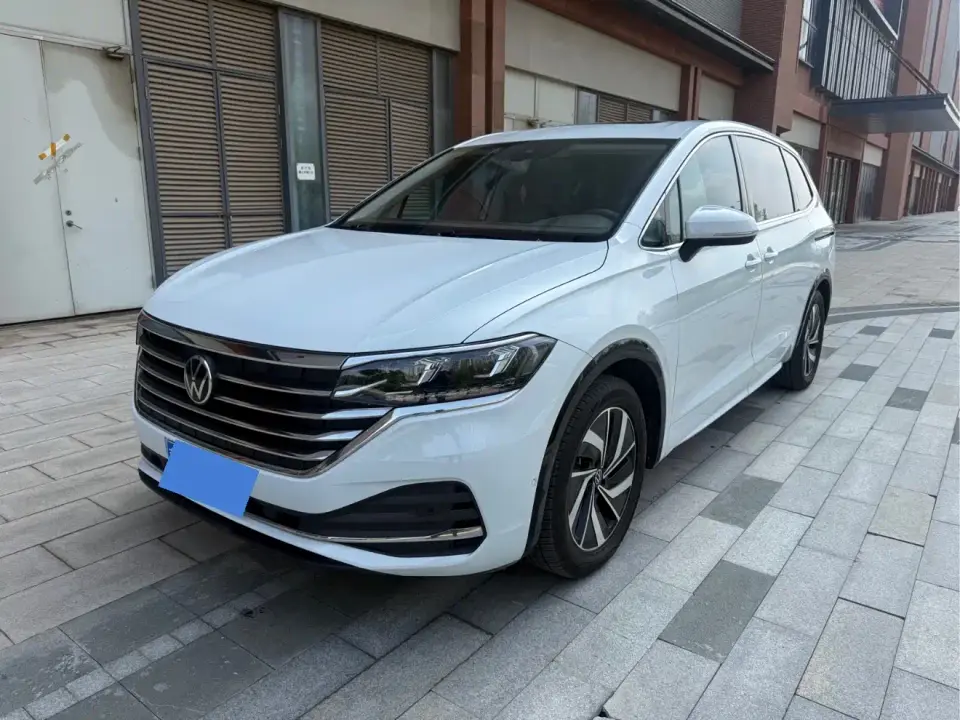 Volkswagen Viloran 330TSI Luxury Edition 2023