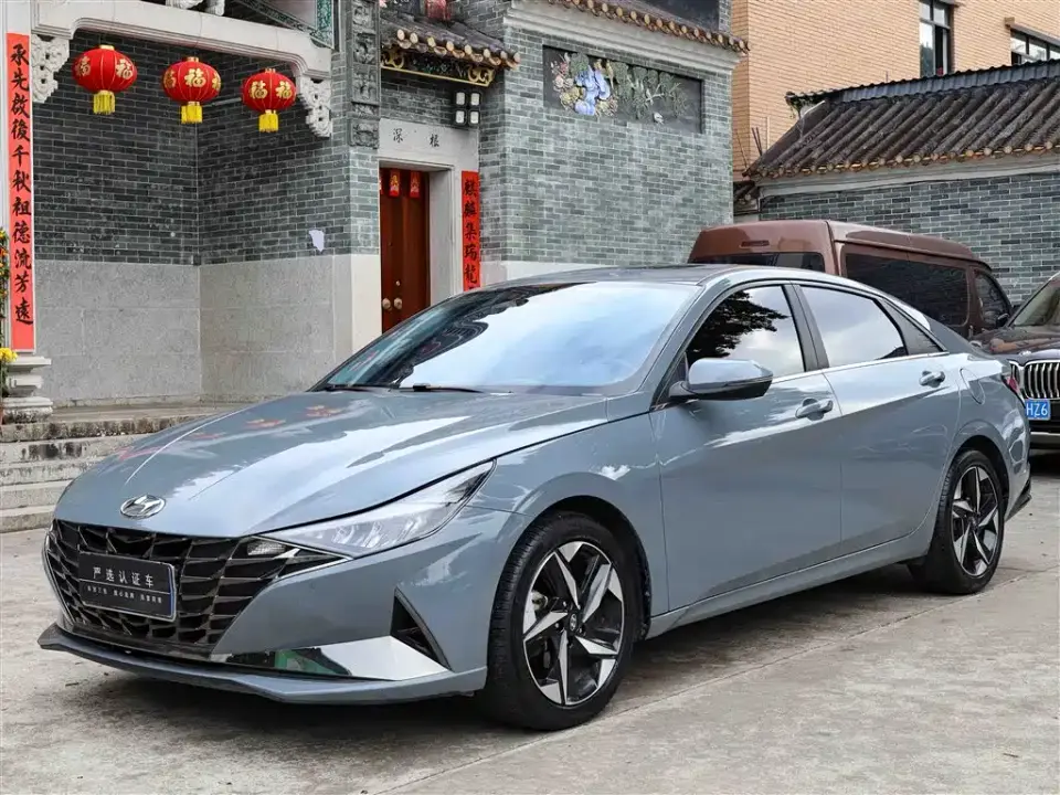 Hyundai Elantra 1.5L CVT LUX Premium Edition 2021