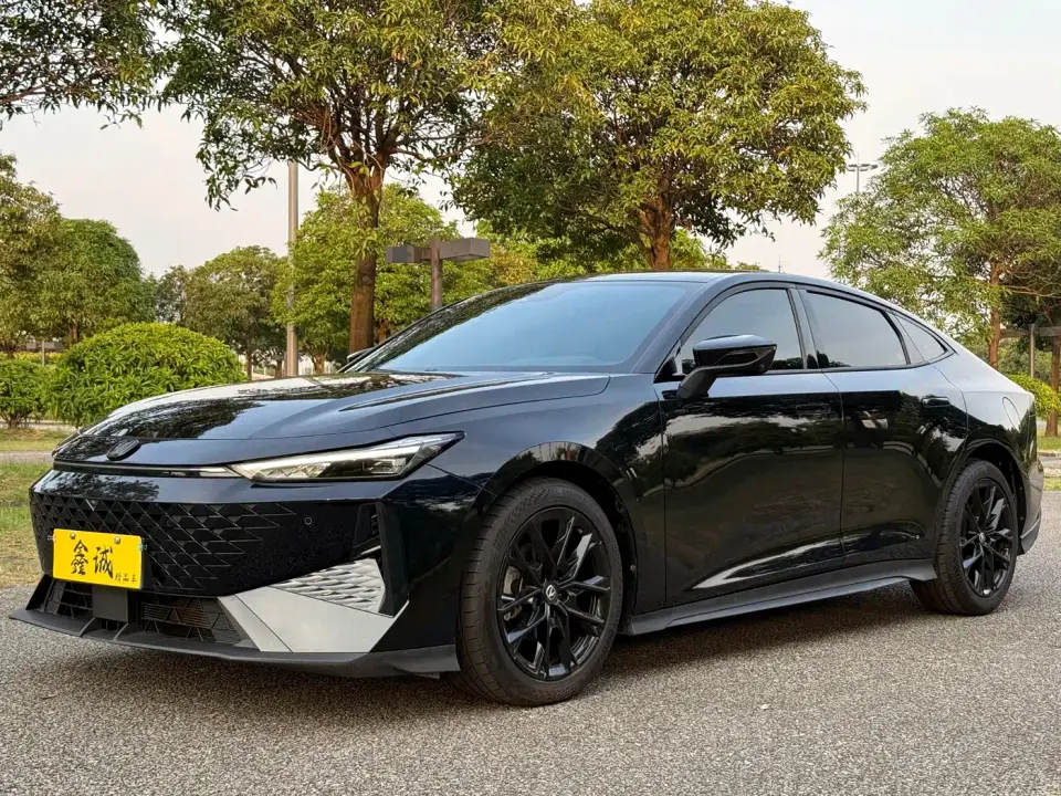 Changan UNI-V 1.5T Deluxe 2024