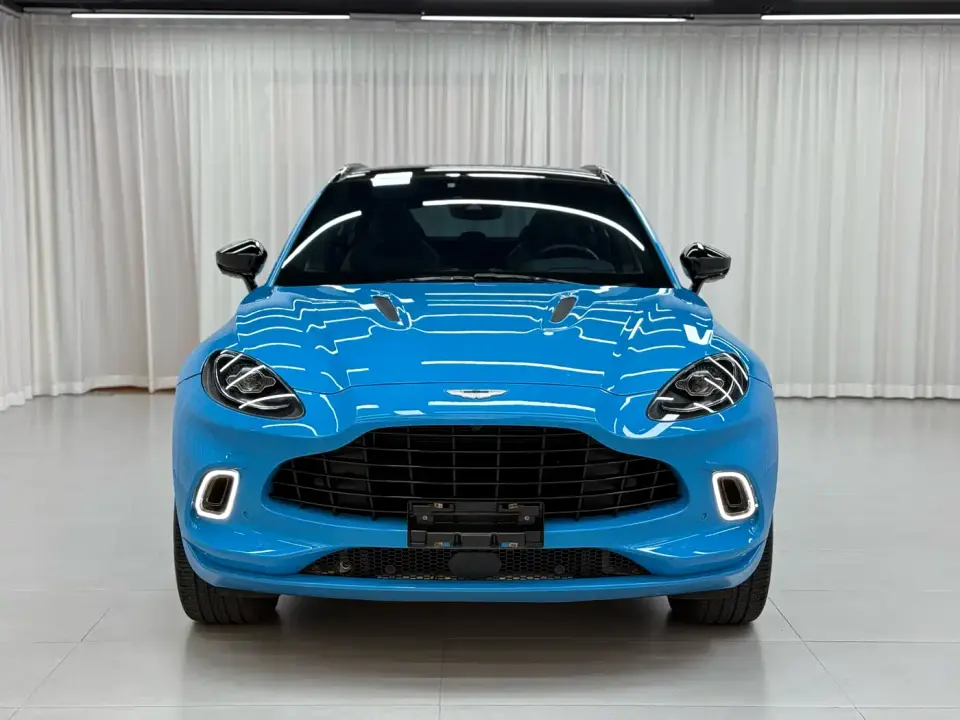 Aston Martin DBX 3.0T STRAIGHT-SIX 2023