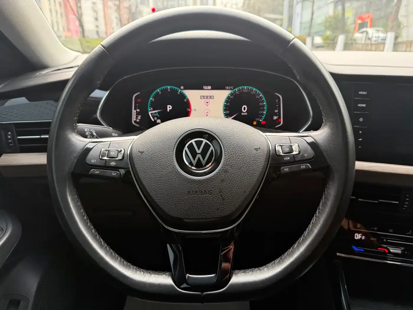 Volkswagen Passat 330TSI Luxury Edition China VI 2020 — фото 15