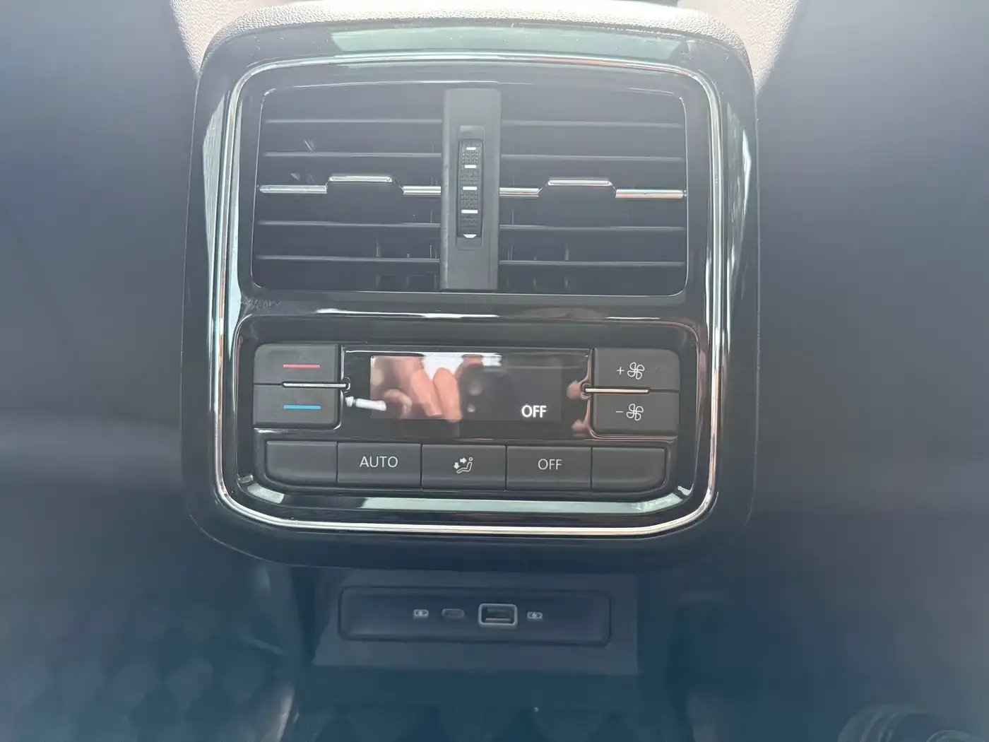 Volkswagen Passat 330TSI Luxury Edition China VI 2020 — фото 18
