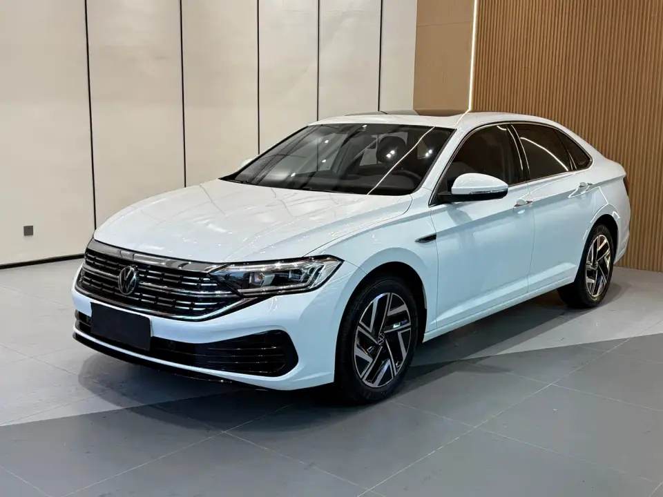 Volkswagen Sagitar 300TSI DSG Surpass Edition 2024