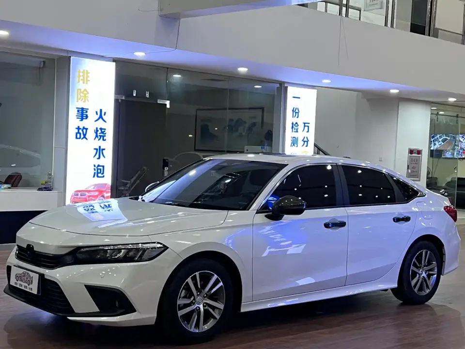 Honda Civic 240TURBO CVT Dynamic Edition 2025