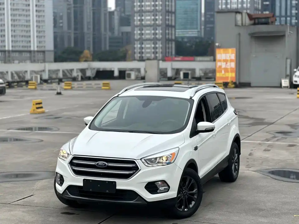 Ford Kuga EcoBoost 180 2WD Platinum Wing Edition China VI 2021