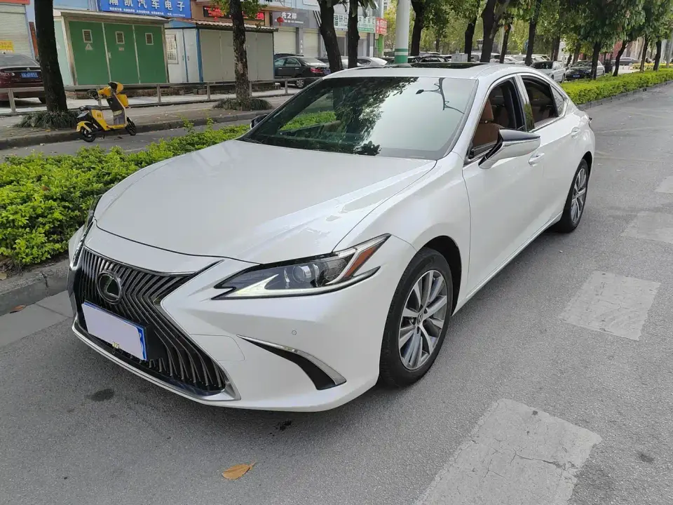 Lexus ES 200 Excellence 2020