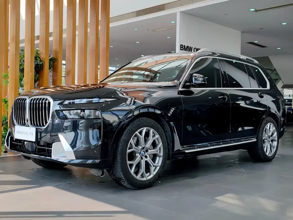 BMW X7 xDrive40i Leading Luxury Package 2024