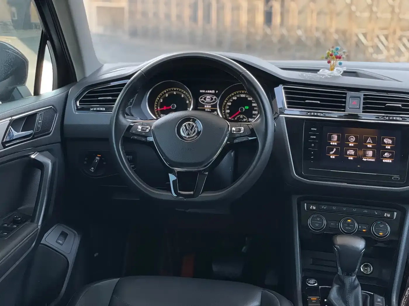 Volkswagen Tiguan L Facelift 330TSI Auto 2WD Smart Luxury China VI 2020 — фото 11