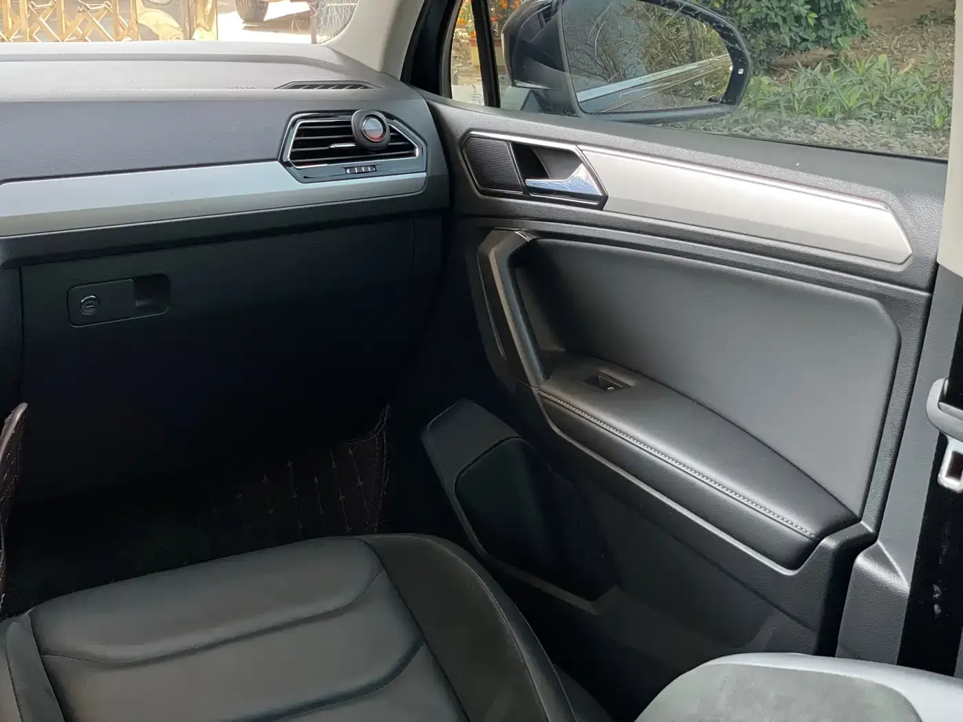 Volkswagen Tiguan L Facelift 330TSI Auto 2WD Smart Luxury China VI 2020 — фото 13