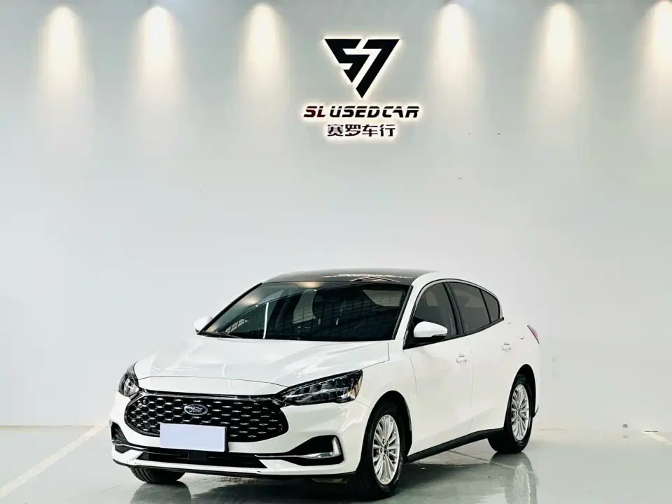 Ford Focus Sedan EcoBoost 180 Auto Trend 2022