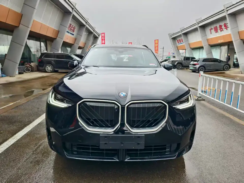 BMW X3 xDrive30L Leading Trim M Sport Shadowline Package 2026