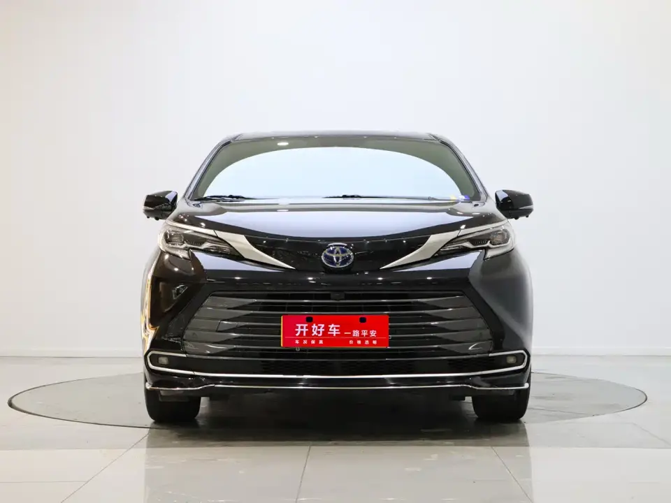 Toyota Sienna 2.5L Hybrid Premium Edition 2023
