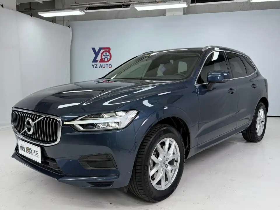 Volvo XC60 T5 4WD Intelligent Ease China VI 2019