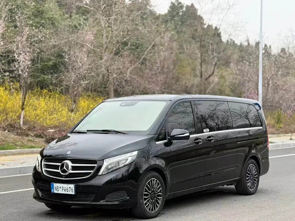 Mercedes-Benz V-Class Model V 260 L Premium Extended Edition 2019
