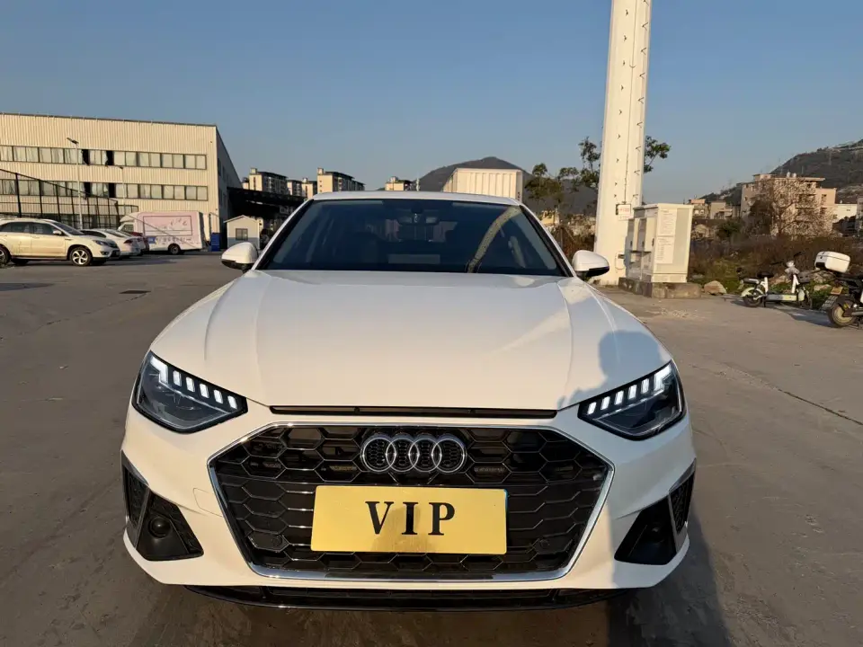 Audi A4L 40 TFSI Luxury Sport 2023