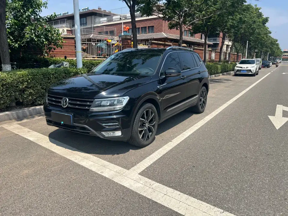 Volkswagen Tiguan L 330TSI Automatic 2WD Smart Luxury Edition China VI 2020