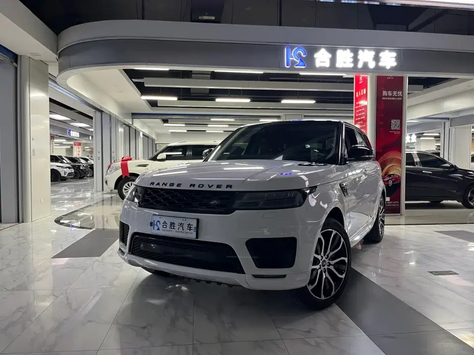 Land Rover Range Rover Sport 3.0 L6 Gloss Black Edition 2021