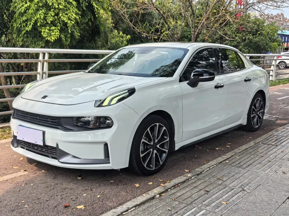 Lynk & Co 03 2.0TD Auto Power Edition 2020
