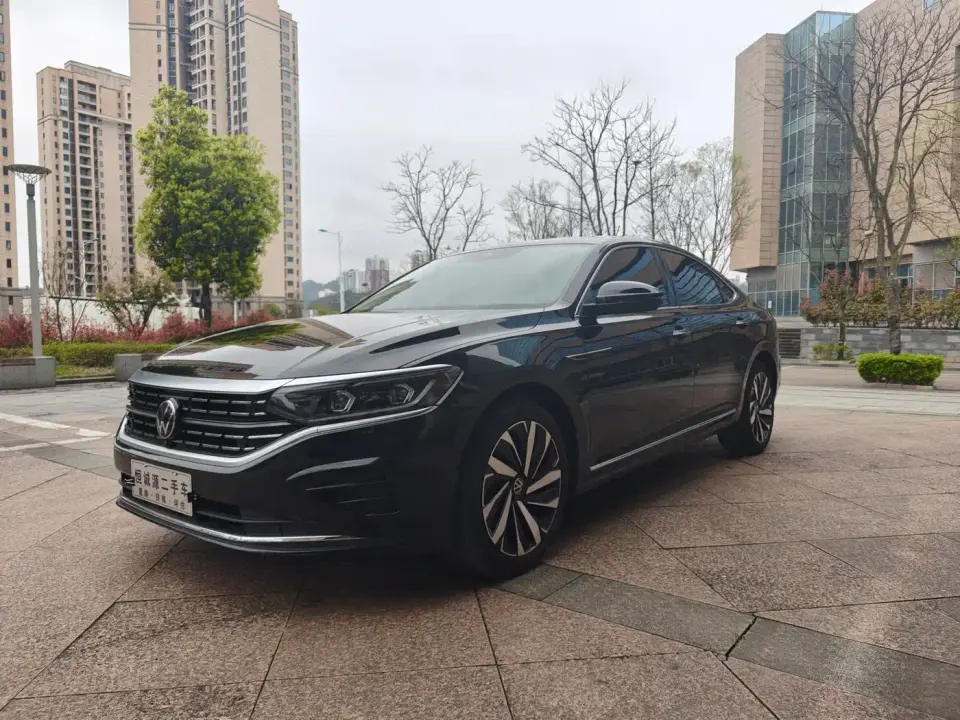 Volkswagen Passat Facelift 330TSI Luxury Edition 2023