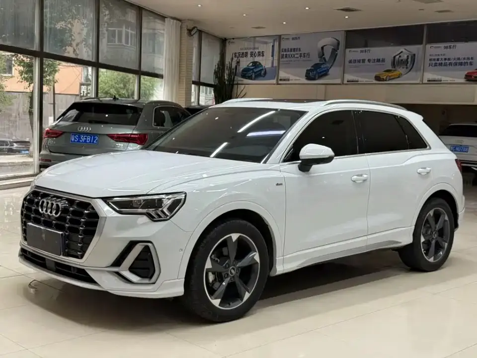 Audi Q3 35 TFSI Fashion Dynamic (1.4T) 2023