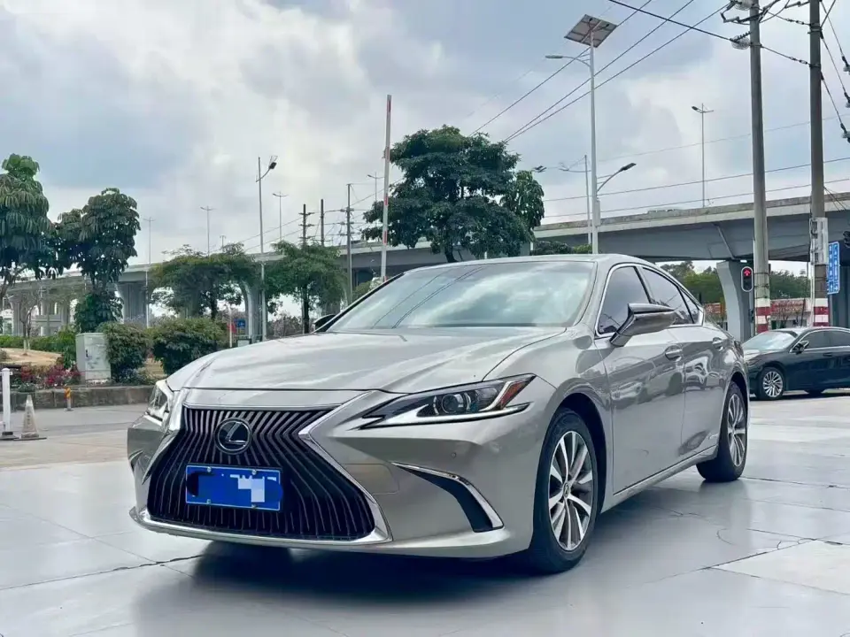 Lexus ES 300h Excellence Edition China VI 2020