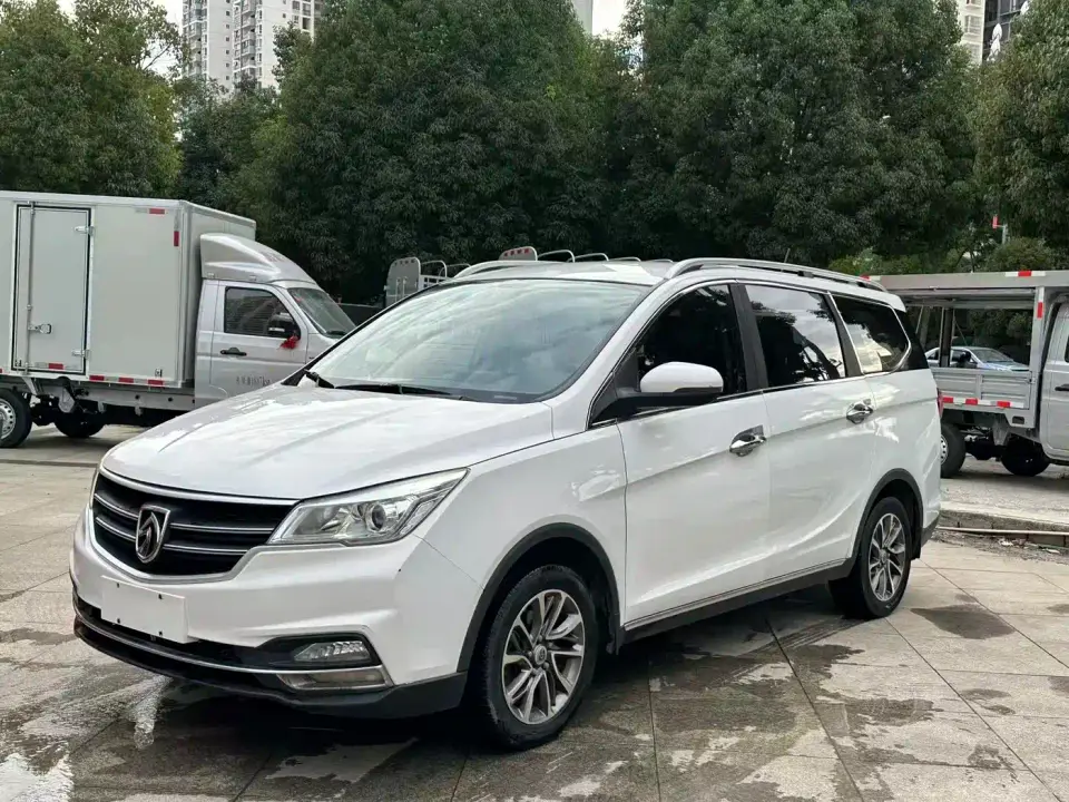 Baojun 730 1.5L Manual Fashion Version 7-Seater China V 2019
