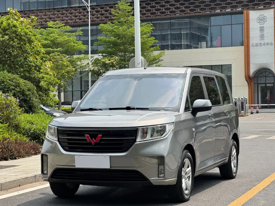 Wuling Motors Wuling Hongguang PLUS 1.5T Manual Comfort 7-Seater 2020