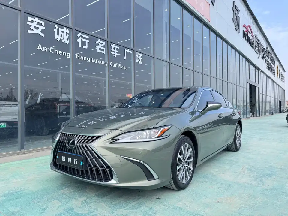 Lexus ES 200 Excellence Edition 2023
