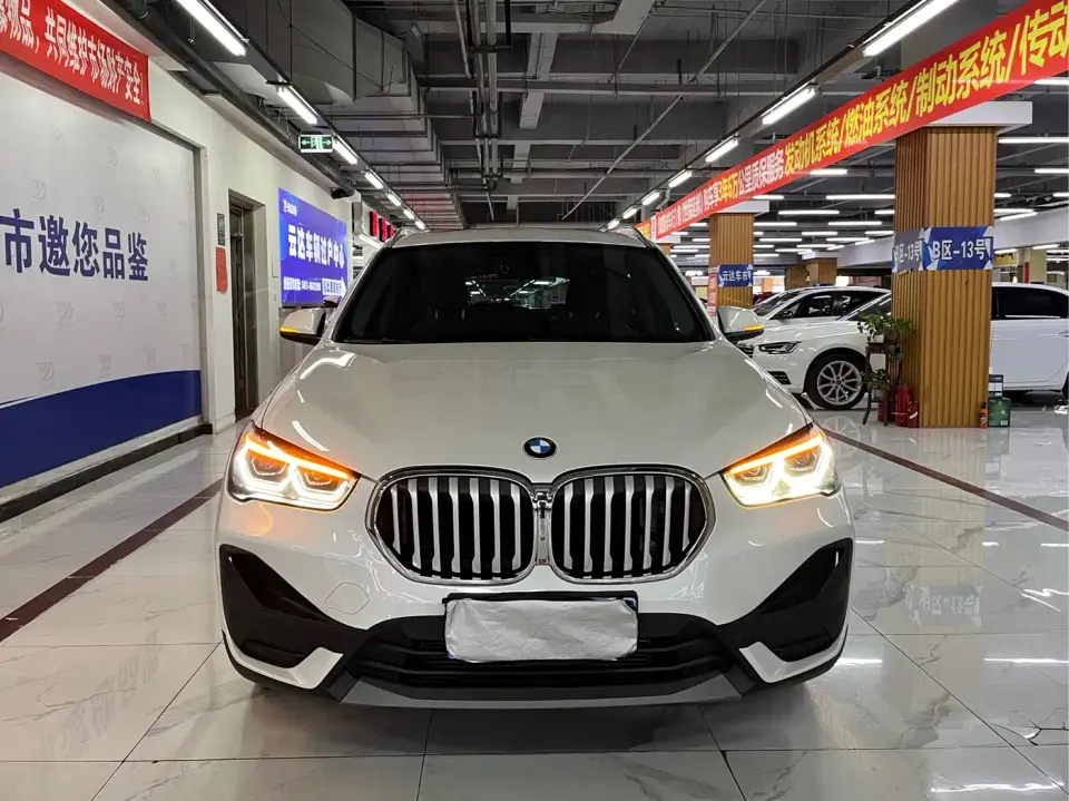 BMW X1 sDrive25Li Leading 2021